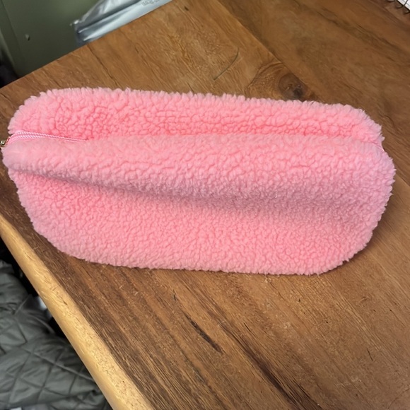 Fluffy • Comsetic Bag - Picture 4 of 4